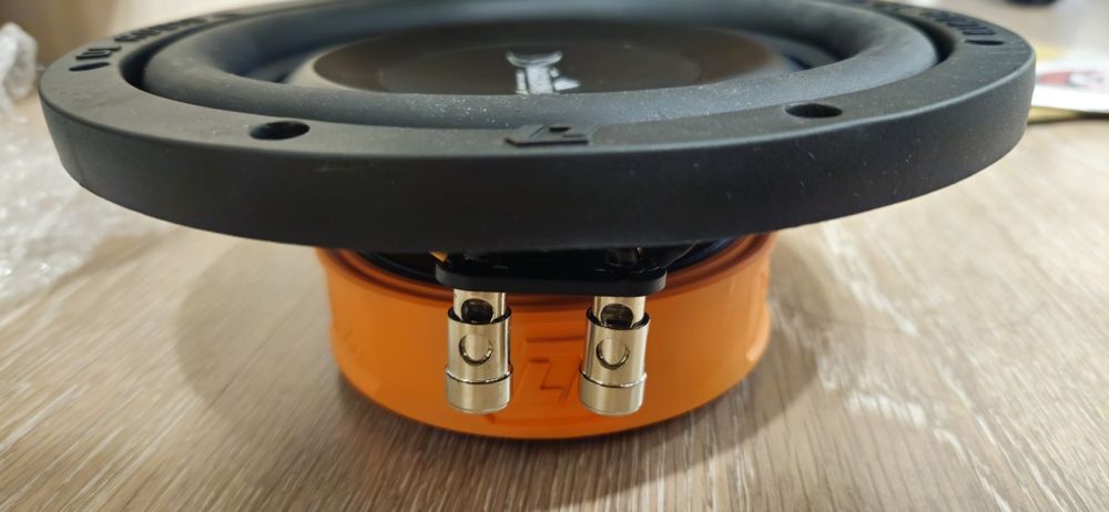 Сабвуфер DL Audio Barracuda 8 Flat