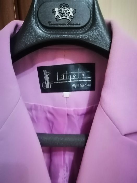 Женский костюм продам