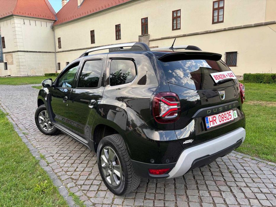 Dacia Duster anul fab-2022-benzin +Gaz.4x2