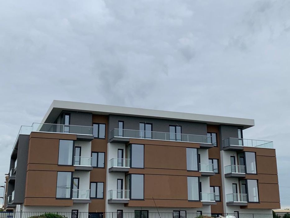 Apartament mare cu gradina de 30 mp, torontal comision 0