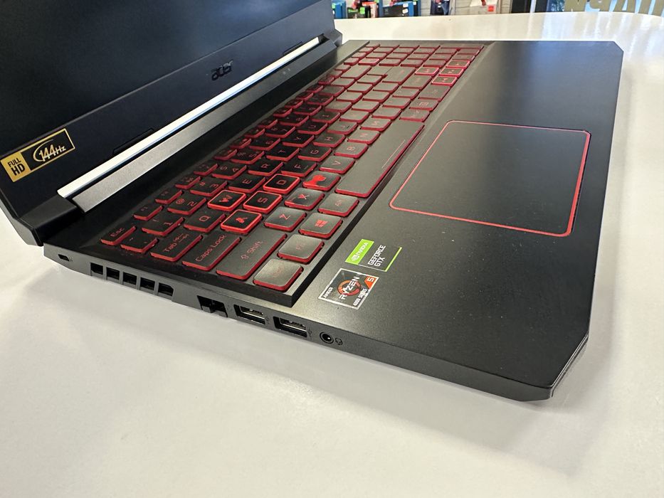 15.6” Acer Nitro 5 / Ryzen 5 4600H / 16GB RAM / 512GB SSD /GTX 1650 Ti