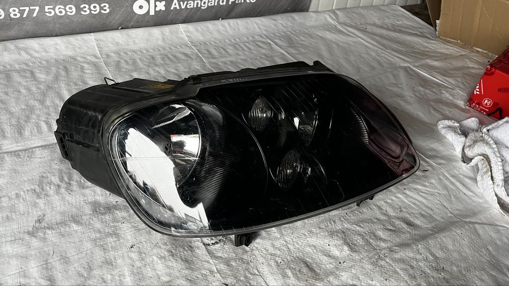 Volkswagen Caddy 2003- десен фар
