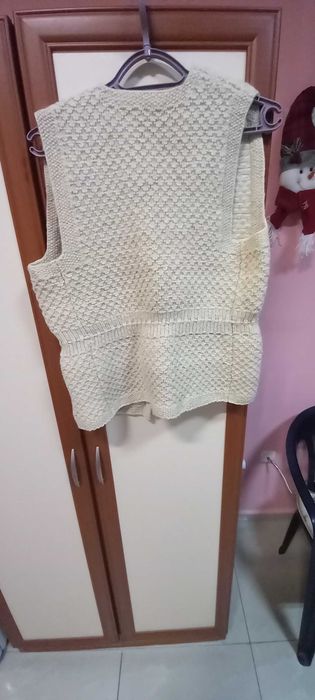 Продават се дамски жилетки