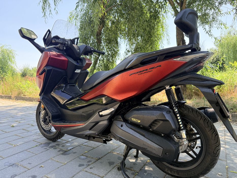 Honda forza, honda 125, scuter 125, scuter conduci cu B