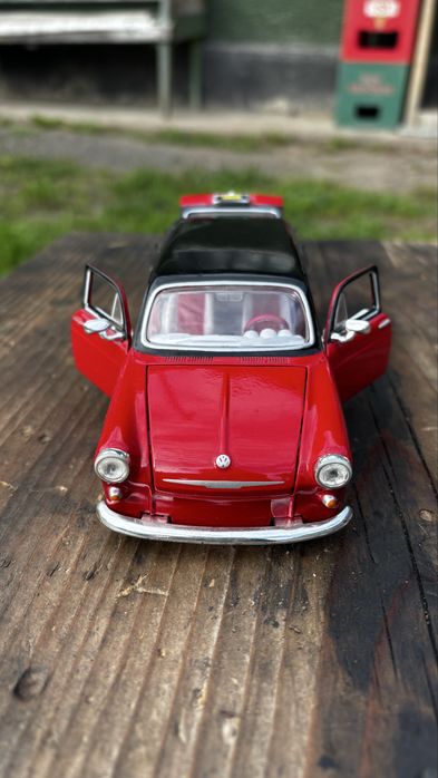 Macheta vw 1600 squareback Maisto Floresti • OLX.ro