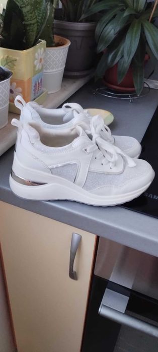 НОВИ ОБУВКИ от еко кожа