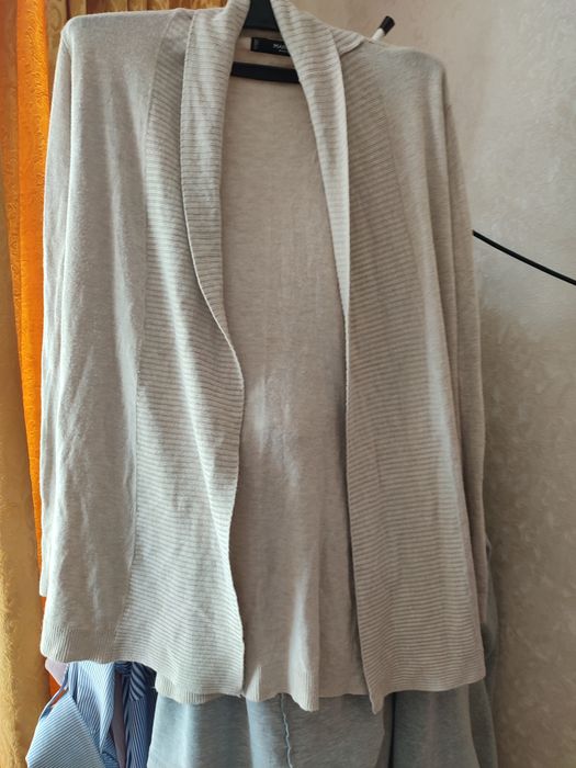 Продаю кардиганы в отличном состоянии.прислали.но размер не подходит