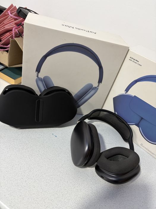 AirPods Max lux.