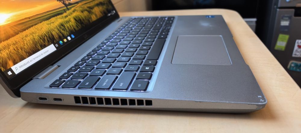 Laptop Dell Latitude 5521_i7-11850H gen 11_12GB DDR4_256GB SSD_15.6FHD