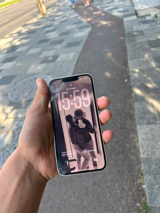Iphone 13 white