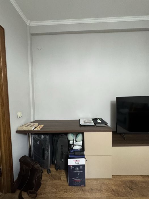 Стол, шкаф и тумба под телевизор