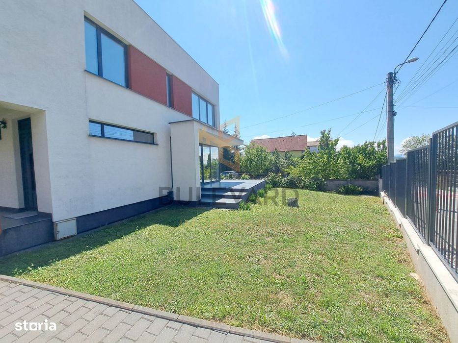 Casa tip dulplex 120 mp + 80 mp terase + garaj, zona Liceu Waldorf