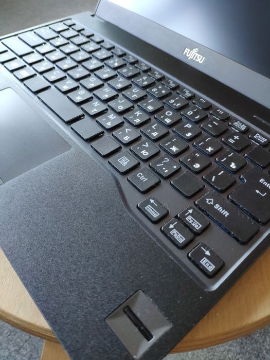 Ноутбук Fujitsu Life book U938