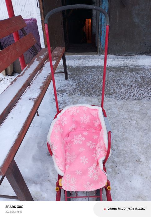 Санки с колесами и чехлом