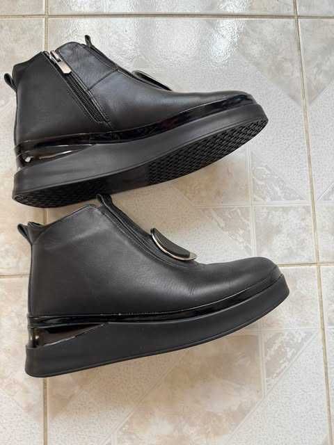 Дамски боти от естествена кожа