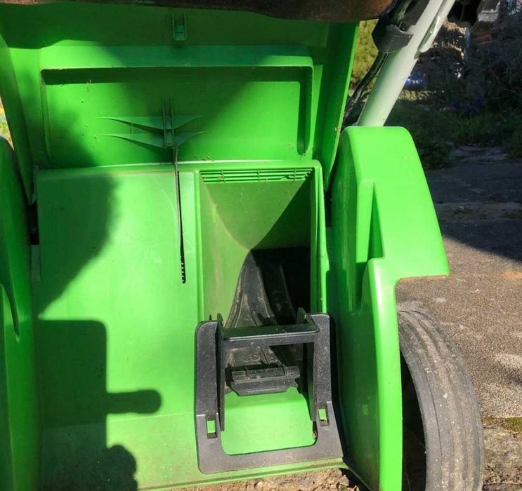 Лека акумулаторна косачка Viking MA339C (Stihl RMA339) за AP батерия