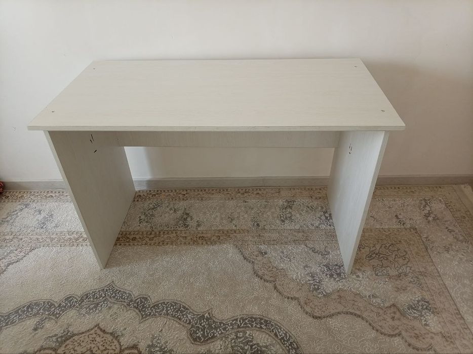 Срочно янги парта сотилади.