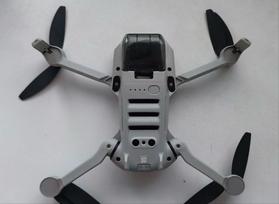 Квадрокоптер DJI Mini 4k