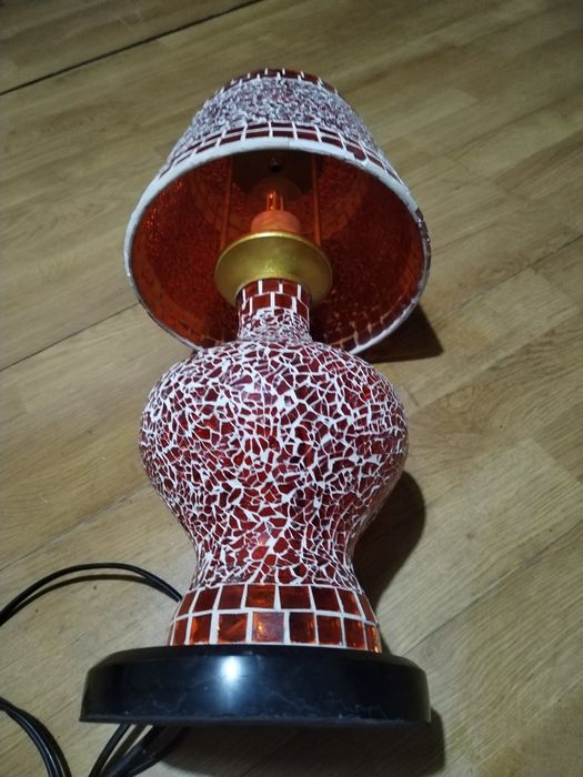 Veioza orientală cu mozaic de sticla roșie