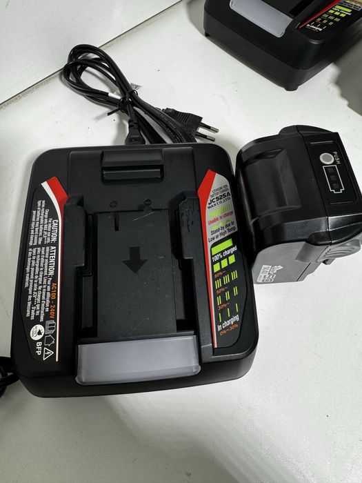 Incarcator Max JC952A + acumulator max 441/443 NOU