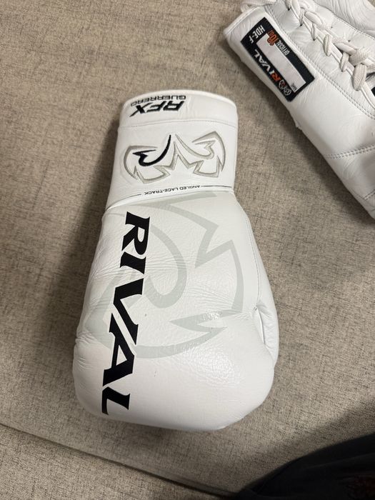 Боксови ръкавици RIVAL HDE-F 10 oz pro