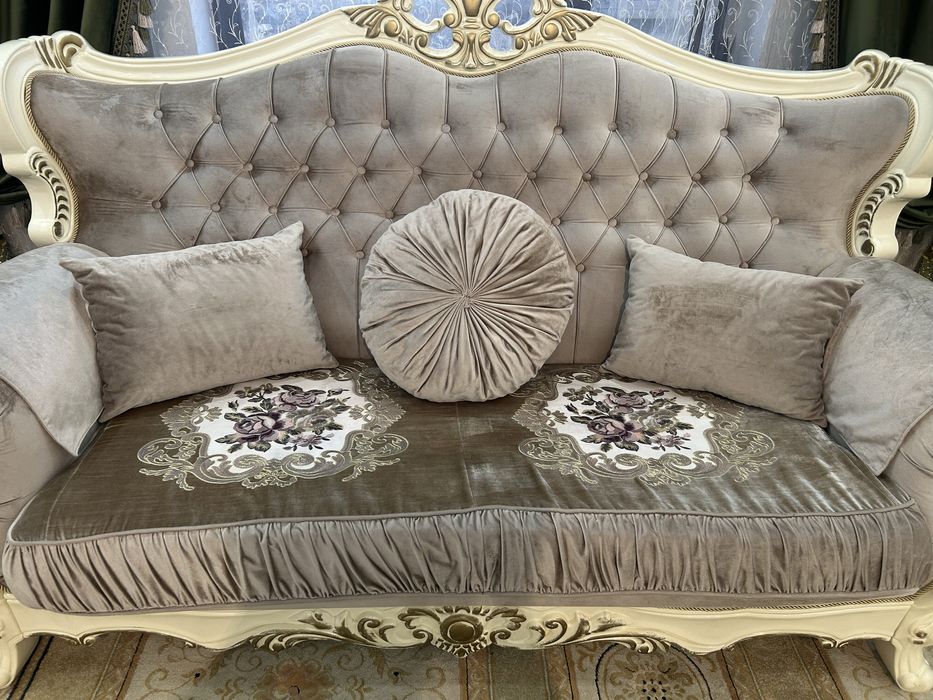 Диван с креслами