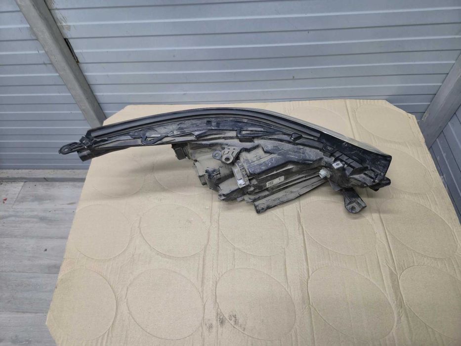 Far Stanga / Dreapta Toyota Highlander An 2020 - 2024 cod 10000-8A06K 10100-8A06K