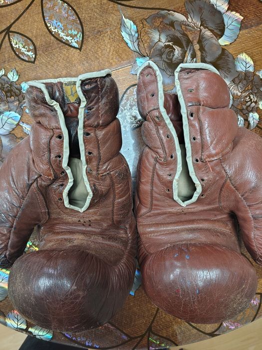 Боксови ръкавици