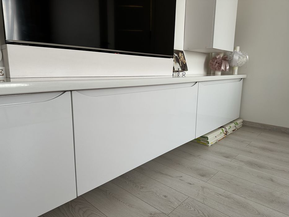 Mobila living MDF alb lucios