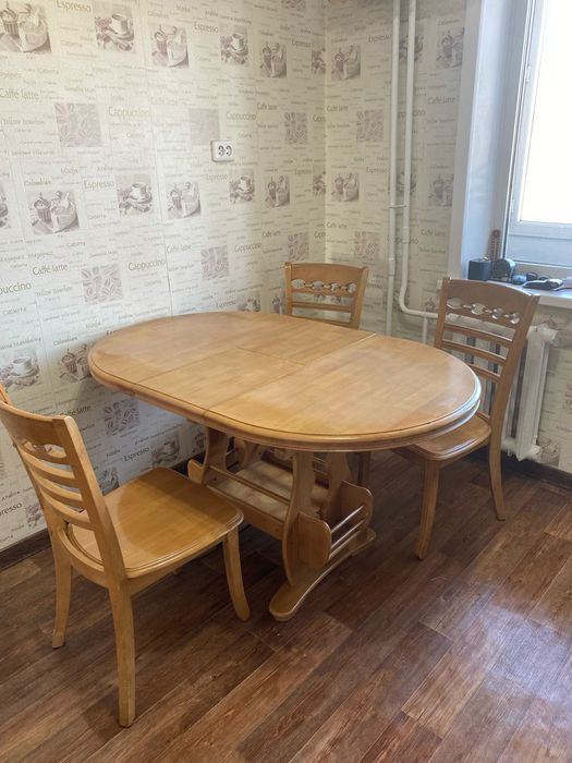 Продам стол кухонный