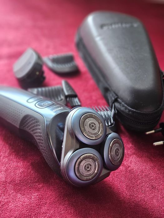 Aparat de ras Philips Series 6000