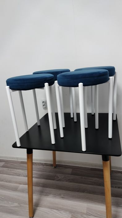 Продам стол стулья для кухни