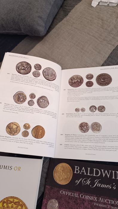 Каталози за монети и медали