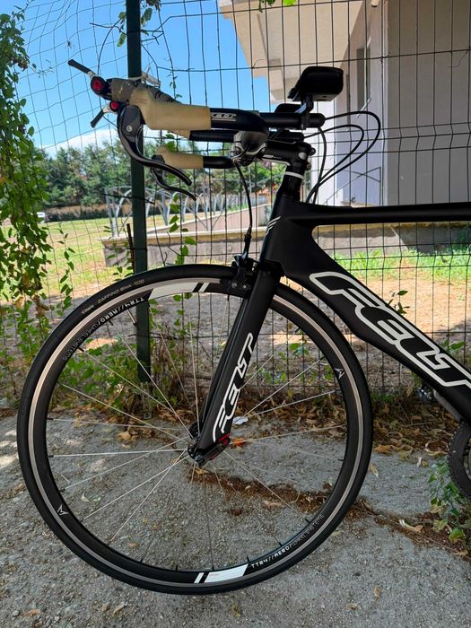 Bicicletă Felt B16 carbon TT/triatlon, mărime 54, Shimano 105 + Ultegra, fără pedale, 4 cauciucuri și camere noi incluse
