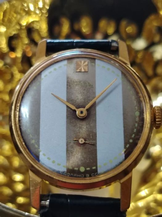 Pobeda avanguard vintage retro watch classic