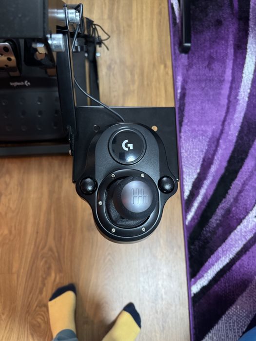 Logitech g29 със стойка
