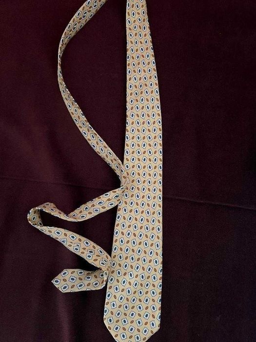 Продавам луксозни вратовръзки по 20 евро едната