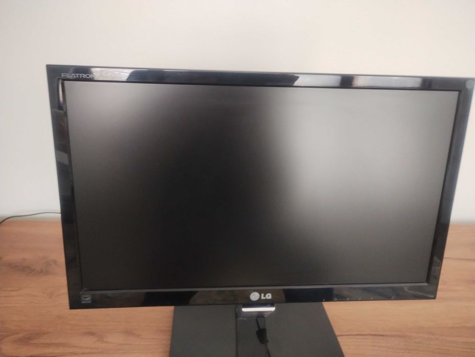 Монитор LG E1960S-PN