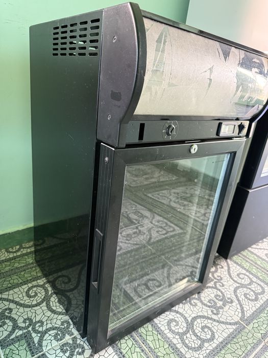 Ветринный холодильник