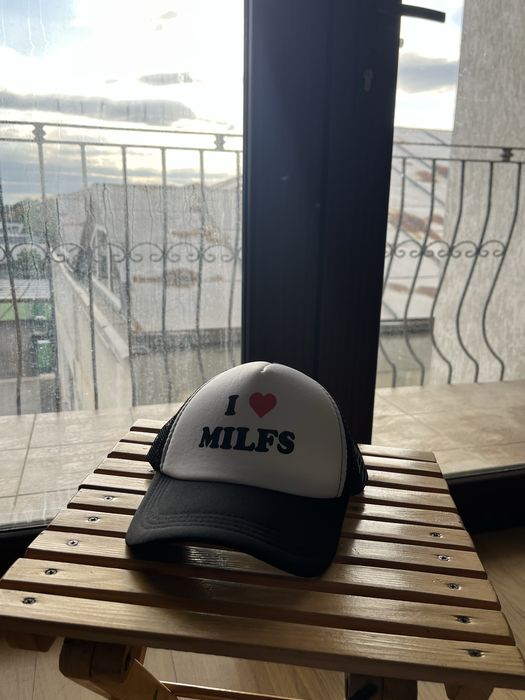 Sapca "I love milfs"