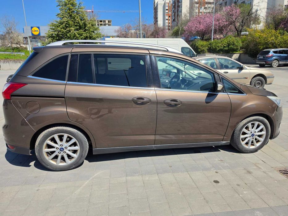 Продавам Ford C-Max 1. 0 EcoBoost Titanium