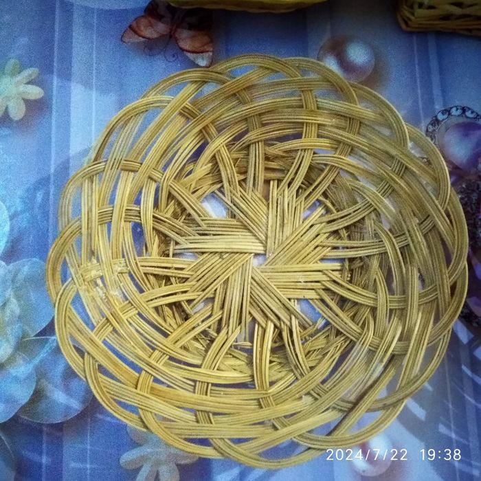 Наборы из соломки для интерьера квартиры.