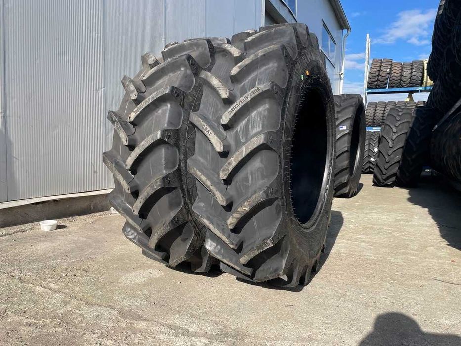 Cauciucuri radiale noi 380/85R28 marca CEAT pentru tractor CASE