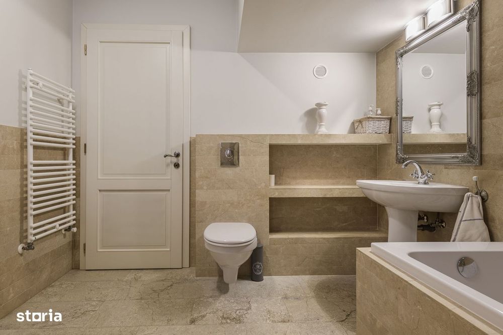 Apartament modern in vila, curte proprie, garaj, Centru