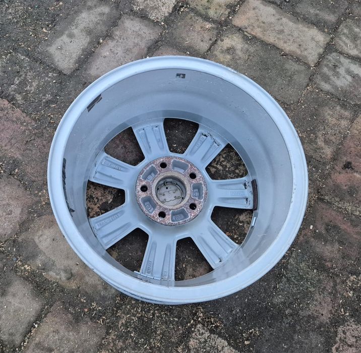 Trei jante originale Audi A4 8K B8 R16 - 7.5Jx16H2 ET45 - 5x112 una