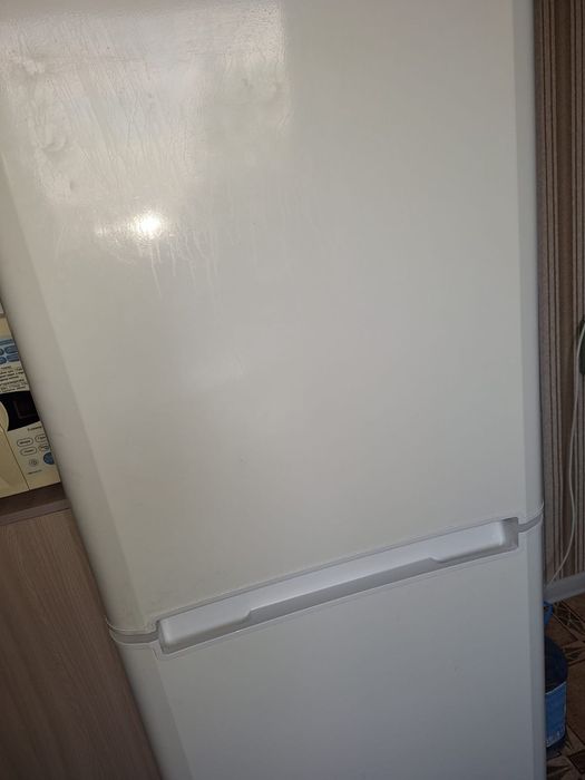 Холодильник indesit