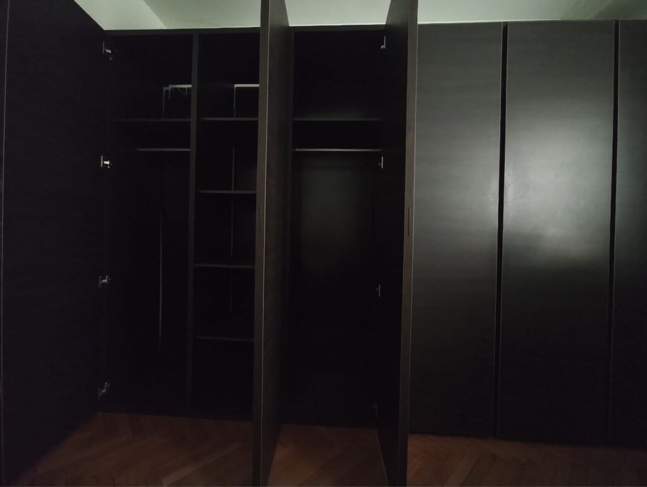 Шесткрилен гардероб