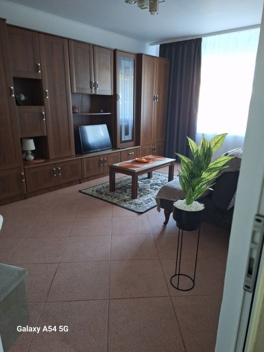 Inchiriez Apartament 2 Cam