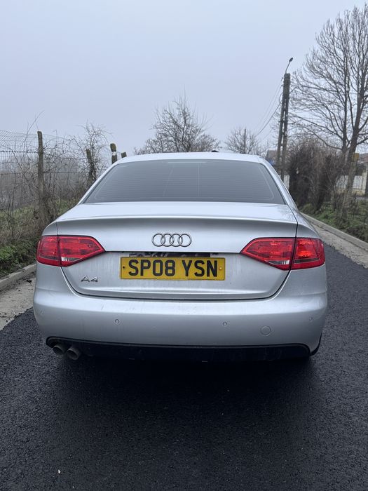 Audi A4 B8  2009 2.0 manual  volan dreapta uk