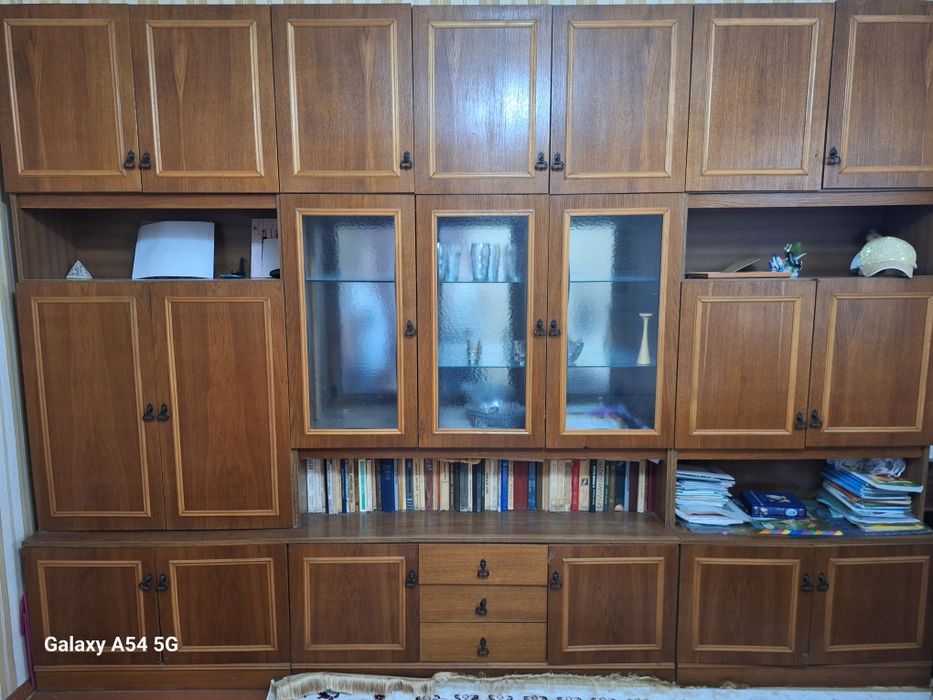 Продам стол, стулья, стенка